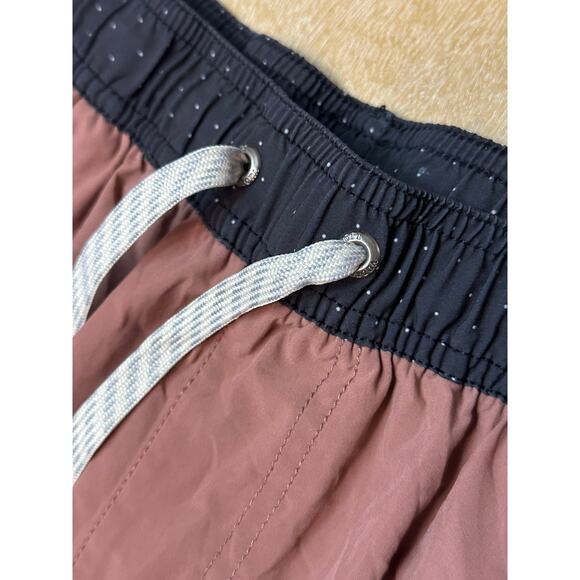 Vuori Kore Shorts - Lined - Picture 3 of 7